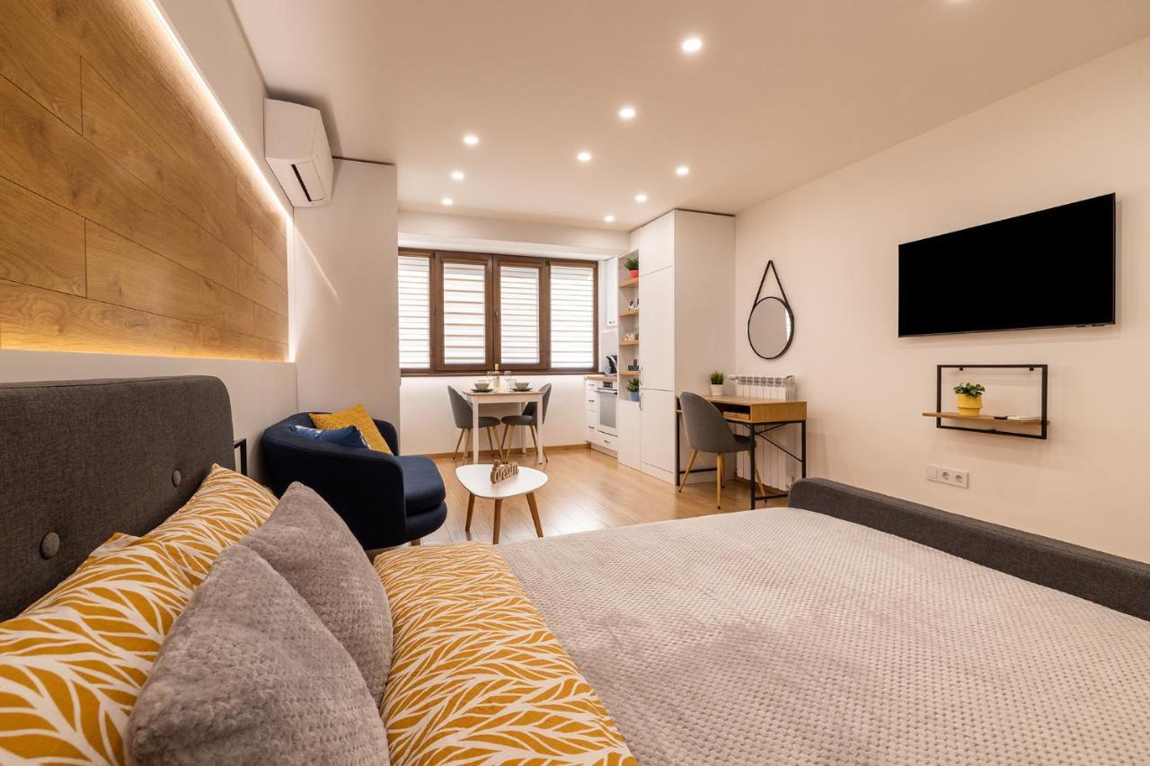 Luxury Studio Living High-End Amenities And Great Location By Flat Mаnager Sofia Zewnętrze zdjęcie